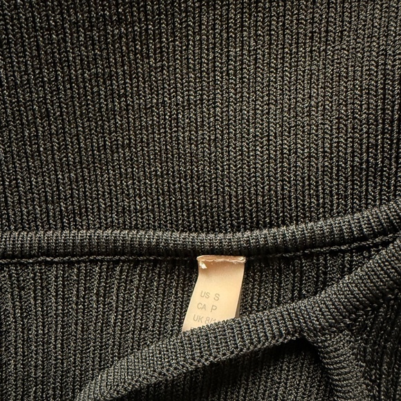 Elie Tahari Ribbed Sweater in Black, Sz S - Picture 9 of 10